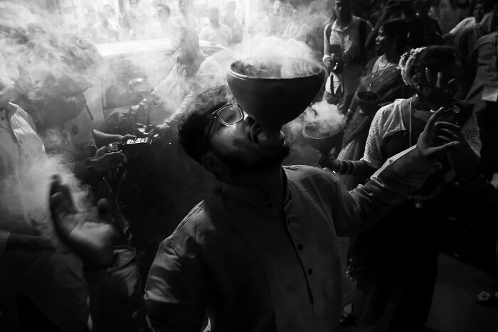 30 Street Moments I’ve Captured That Show Life As It Happens