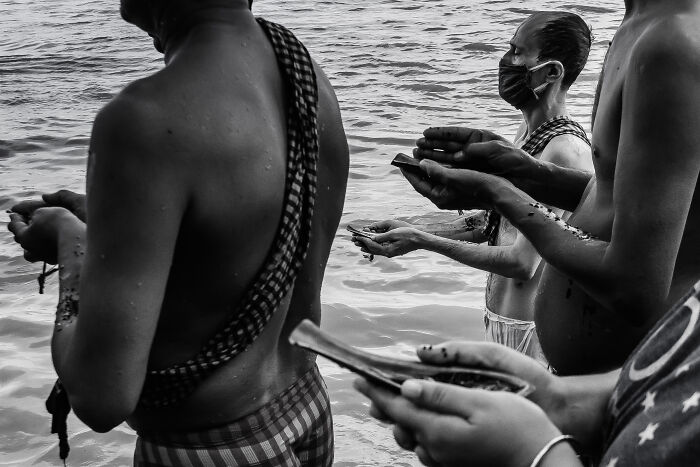 30 Street Moments I’ve Captured That Show Life As It Happens