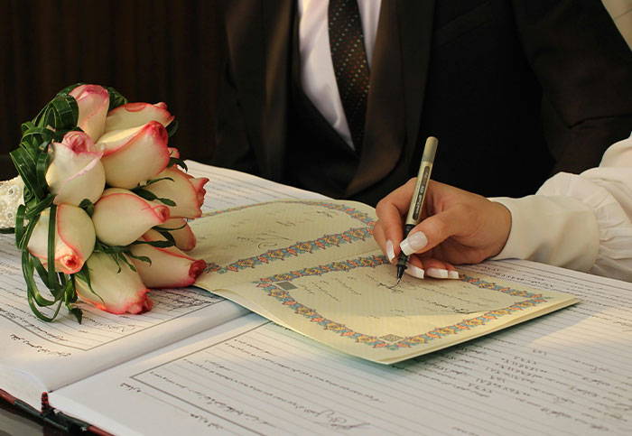 Woman Doesn’t Get What Her Last Name Has To Do With Ex Not Being Able To Get Married Again