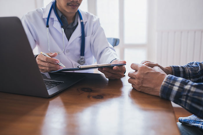 Man Who Hasn&#8217;t Slept In 2 Years Is Begging Experts To Solve His Medical Mystery: &#8220;My Eyes Are Melting&#8221;