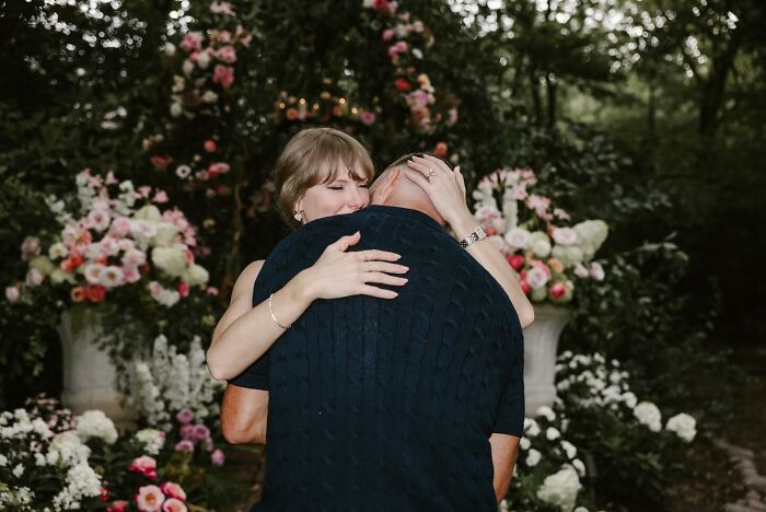 Taylor Swift&#8217;s Heart-Melting Engagement Photos And Caption Are Breaking The Internet