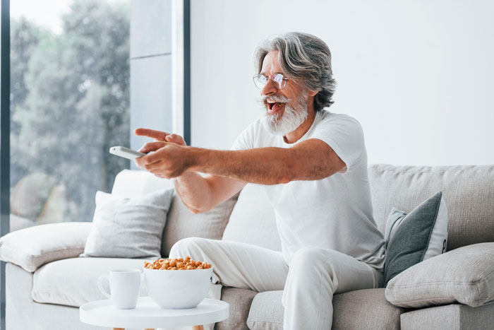 Guy Lets Creepy Man Visit His House Every Sunday After Learning The Truth About Him 16 Years Later