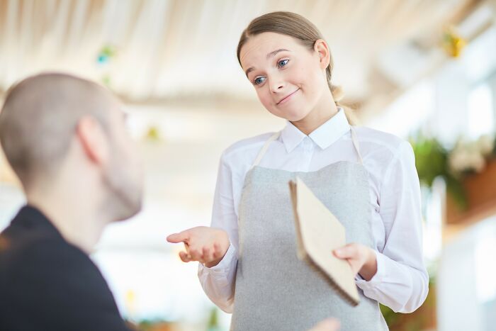 85 Times Restaurant Workers Deserved A Bonus Just For Keeping A Straight Face Over These Orders