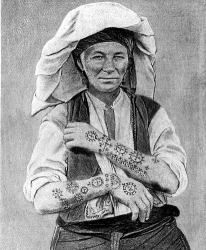 94 Weird History Pics That May Change How You See The Past