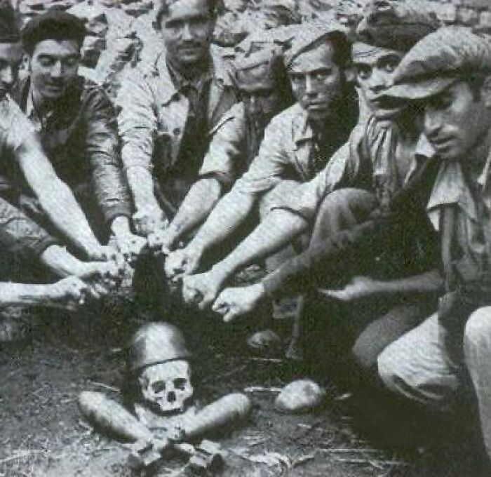94 Weird History Pics That May Change How You See The Past