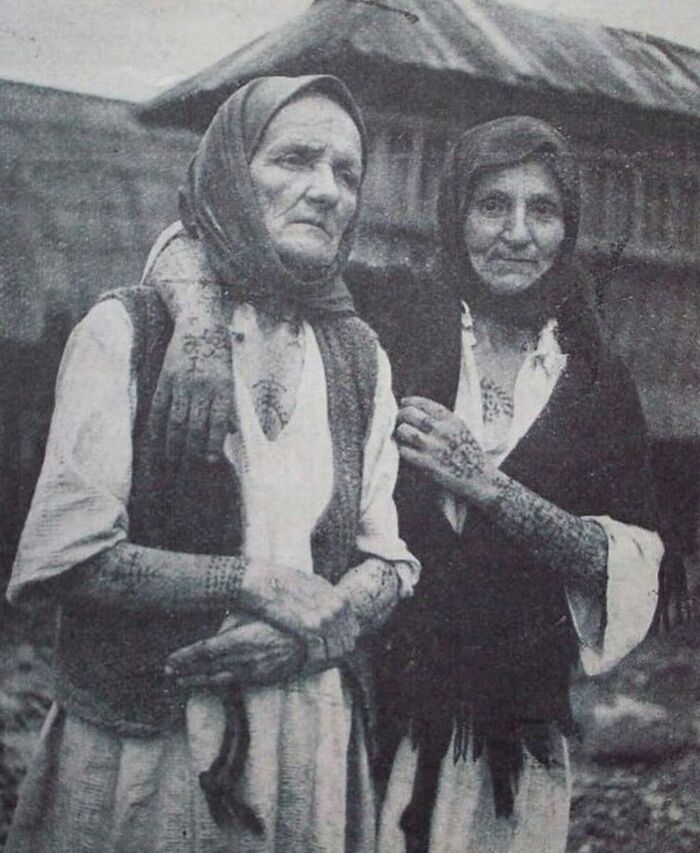94 Weird History Pics That May Change How You See The Past