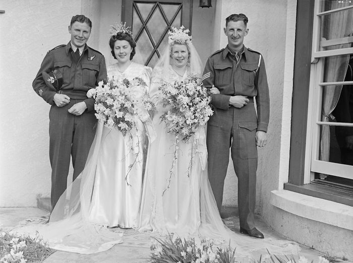 Love In The Shadow Of War: 33 Moving Wedding Photos From The 1940s