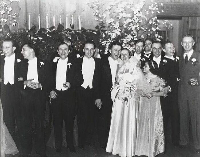 Love In The Shadow Of War: 33 Moving Wedding Photos From The 1940s