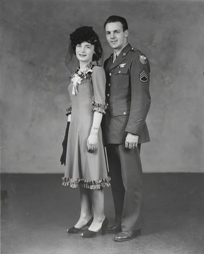 Love In The Shadow Of War: 33 Moving Wedding Photos From The 1940s
