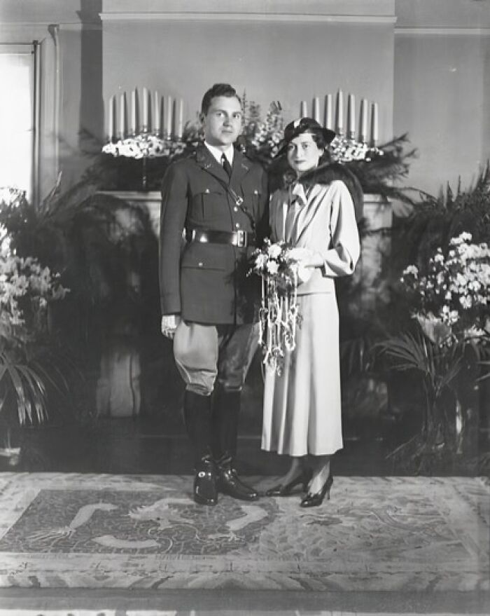 Love In The Shadow Of War: 33 Moving Wedding Photos From The 1940s