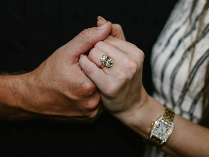 Fans Call Taylor Swift&#8217;s Engagement A &#8216;Marketing Stunt&#8217; After Travis Kelce Drops New Ad
