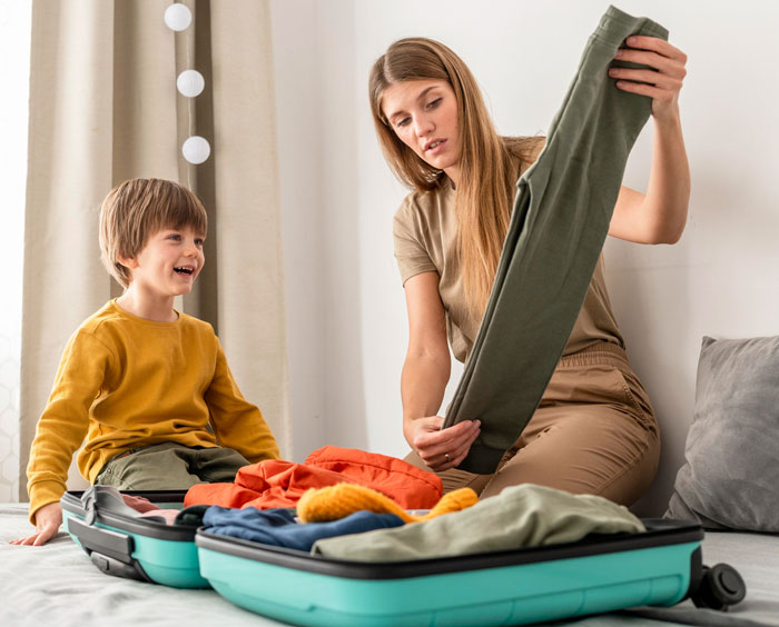 Lady Finally Gets Chance To Visit Fam After Year, Sis Expects Her To Spend 3 Days Of Week Babysitting