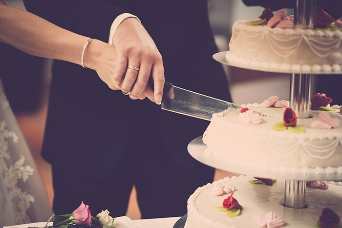 Bride Wants Sister’s Inheritance, Plays The ‘Dad Would Have Wanted’ Card, But Gets A Reality Check