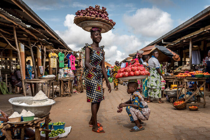 Photographer Captures People, Traditions, And Street Scenes From Around The World (50 Pics)