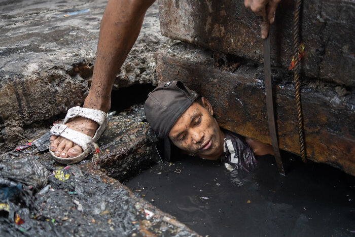 Photographer Captures People, Traditions, And Street Scenes From Around The World (50 Pics)