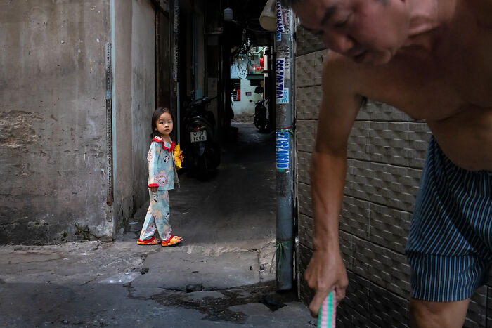 Photographer Captures People, Traditions, And Street Scenes From Around The World (50 Pics)