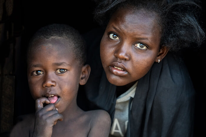 Photographer Captures People, Traditions, And Street Scenes From Around The World (50 Pics)