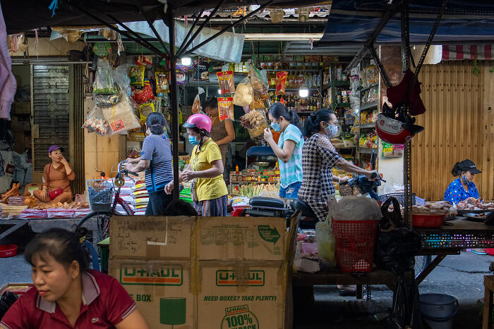 Photographer Captures People, Traditions, And Street Scenes From Around The World (50 Pics)