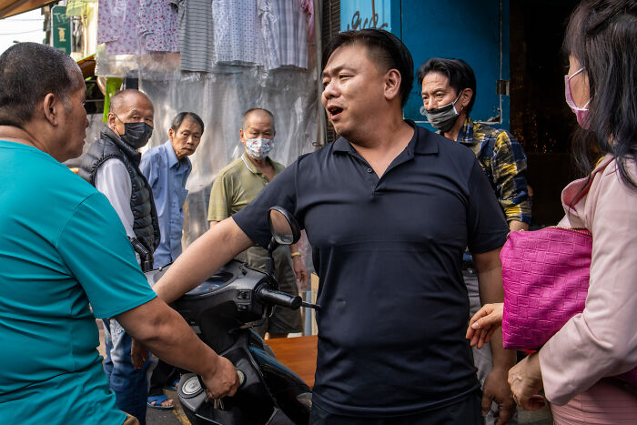 Photographer Captures People, Traditions, And Street Scenes From Around The World (50 Pics)