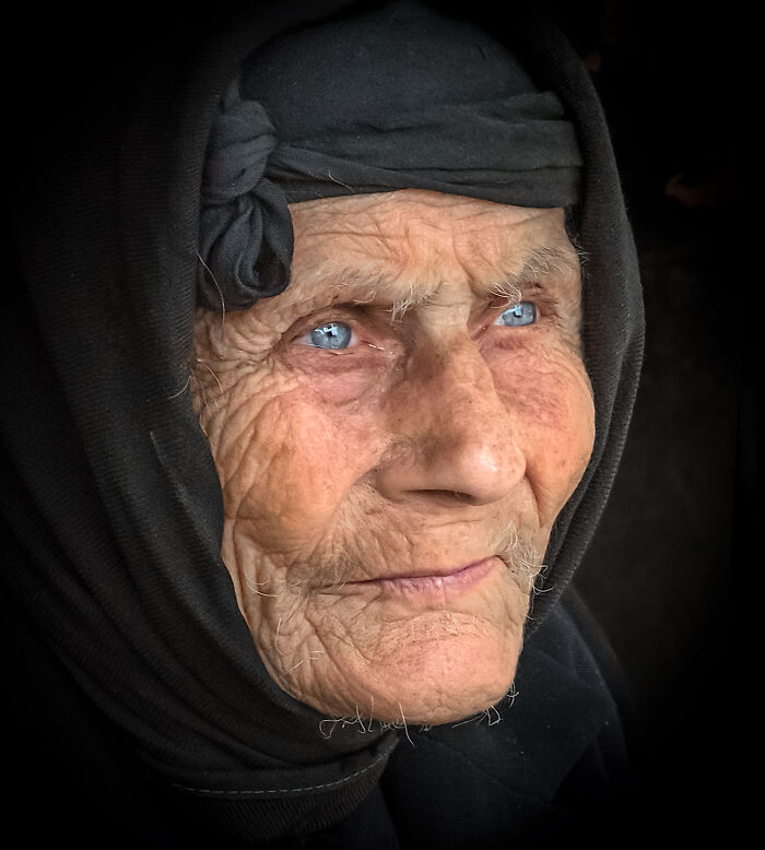 Photographer Captures People, Traditions, And Street Scenes From Around The World (50 Pics)