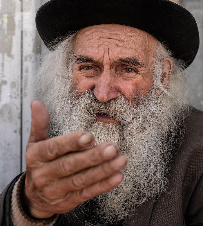Photographer Captures People, Traditions, And Street Scenes From Around The World (50 Pics)