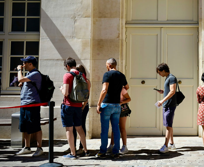 44 Things Americans Do That Make Them Stand Out In A Foreign Country