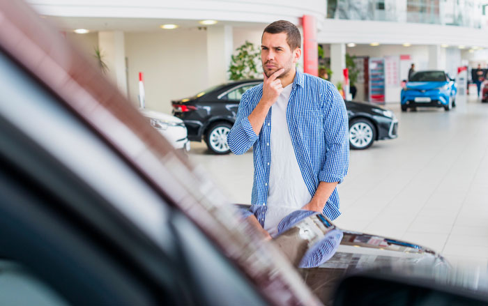 Guy Blocks Another Car&#8217;s Driver Door By Parking Too Close, Owner Comes Back And Smugly Does The Same