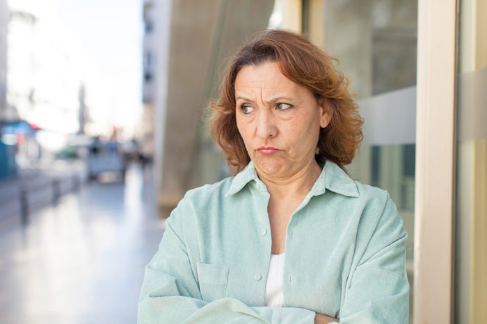 Appalling Aunt Loses It After Nephew Says There’s No Way In Hell He’s Paying Cousin’s College Fees