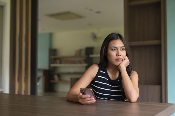 Woman Is Done Playing Nice With Ex After 18 Months, Cuts All The Power To His And GF’s House
