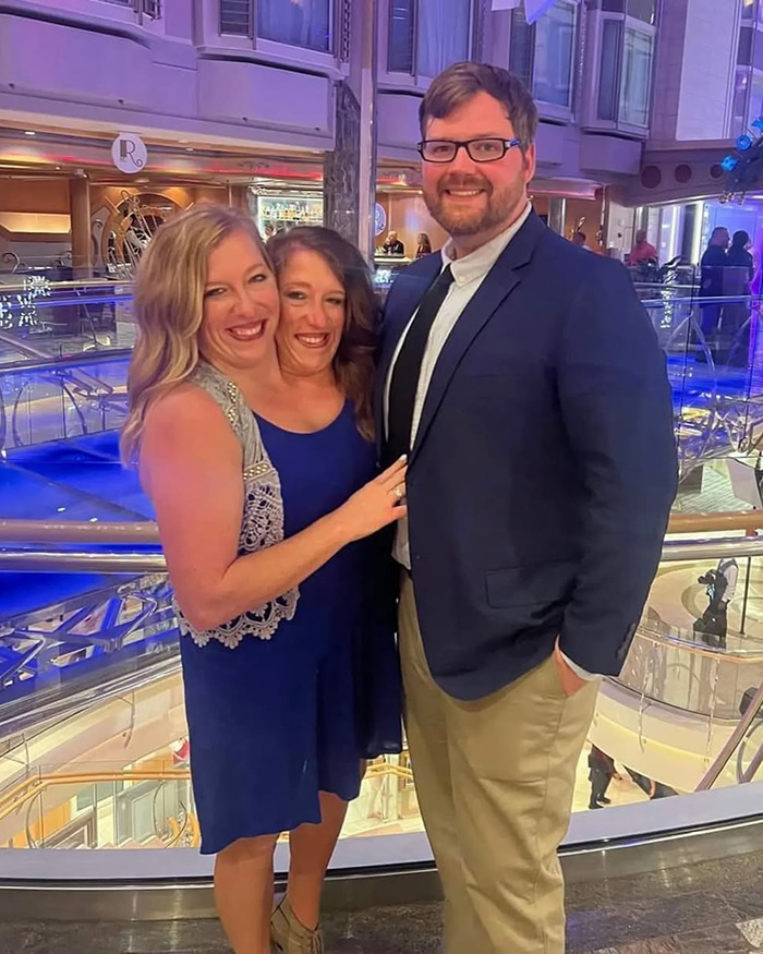 &#8220;They Look Like They Need Sleep&#8221;: Abby &#038; Brittany Hensel’s Baby Sets Off Heated Discussion