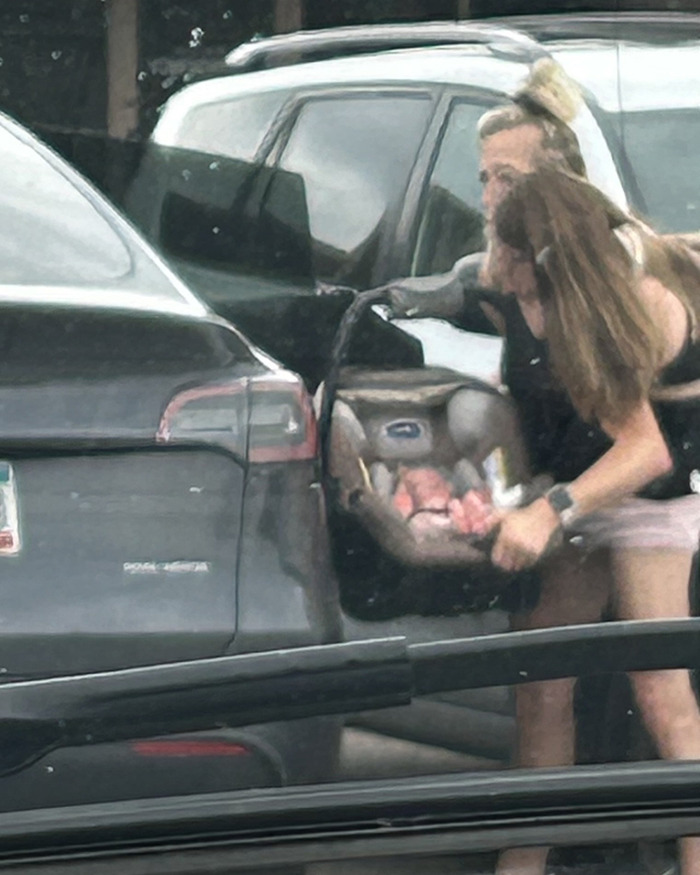 &#8220;They Look Like They Need Sleep&#8221;: Abby &#038; Brittany Hensel’s Baby Sets Off Heated Discussion