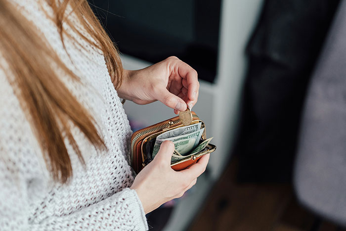 Woman Refuses To Go On Christmas “Gift Trip” If Her Siblings Have To Pay For Her Flight