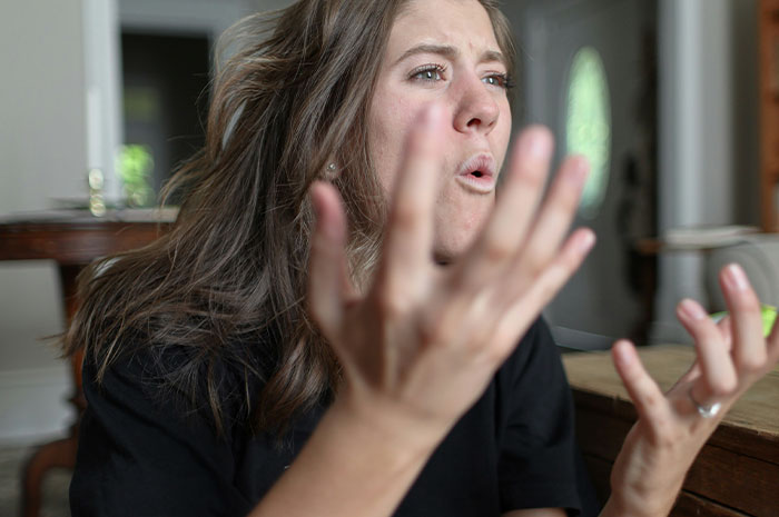 Woman Left Home As Teenager To Avoid Her Half-Sister, The Truth Finally Comes Out Years Later