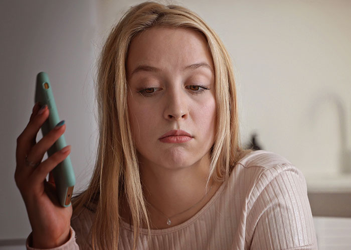 Dad Makes “Biggest Mistake Of Life” By Telling Daughter She Can’t Use His Home As Wedding Venue