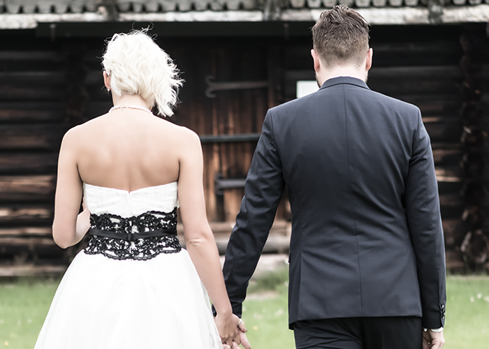 Dad Makes “Biggest Mistake Of Life” By Telling Daughter She Can’t Use His Home As Wedding Venue