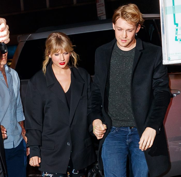 Body Language Expert Explains What Makes Travis Kelce Stand Out From Taylor Swift’s Past Loves
