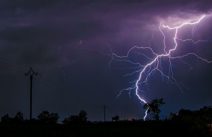 28 Of The Most Chilling True Stories About The Scariest Sounds Ever Heard By People At Night
