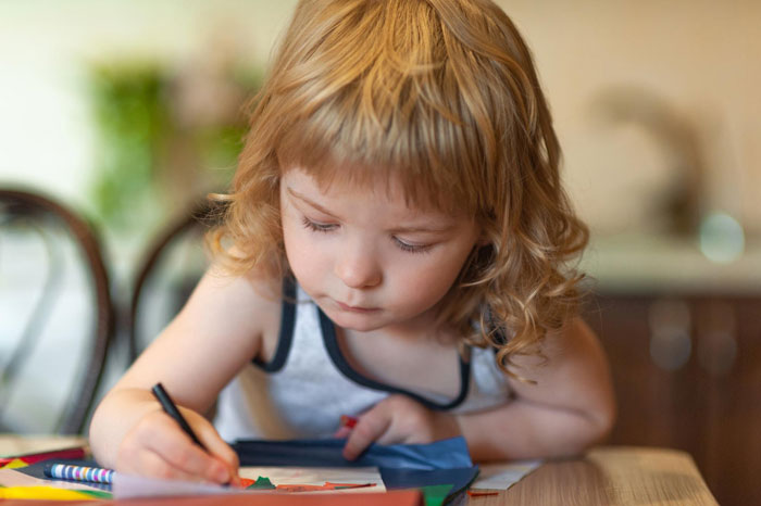 Mom Fumes As Dad Leaves 8YO To Babysit 16MO, Netizens More Concerned About What Kid Does To Toddler