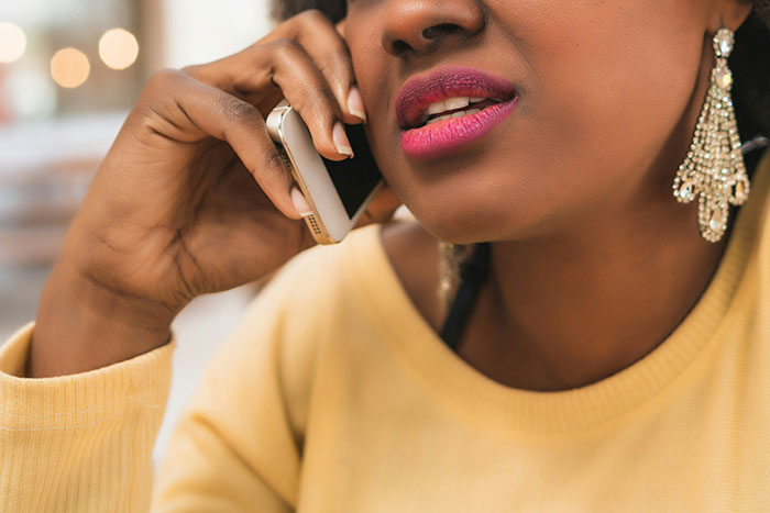 Cousin Tells Woman To Cover $4,000 Family Vacation, Labels Her Selfish When She Refuses