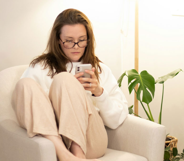 “Totally Blindsided”: Weight Comments Urge Woman To Rethink Relationship With Childhood Friend