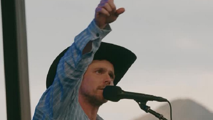 Lukas Nelson on stage