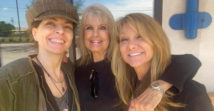 Paula Nelson with her mom Connie and sister Amy