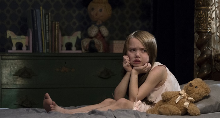 Violet McGraw in The Haunting of Hill House