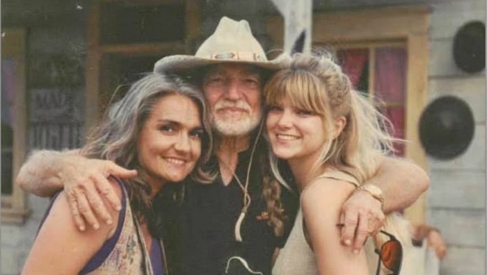 Willie Nelson's children Paula and Lana