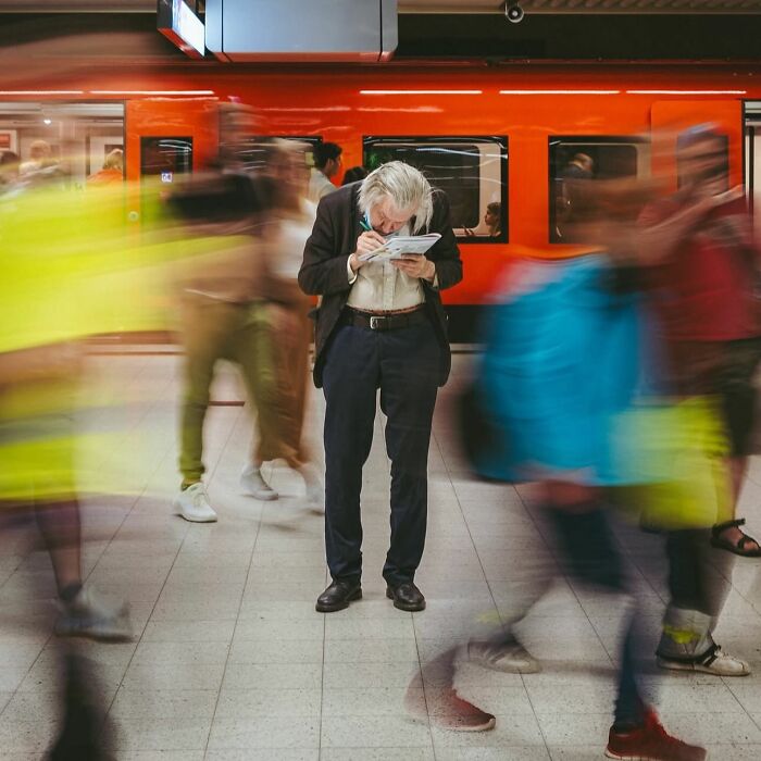 110 Powerful Street Photos That Reveal The Beauty Of Everyday Life
