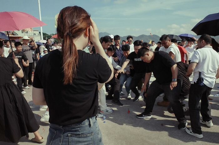 110 Powerful Street Photos That Reveal The Beauty Of Everyday Life