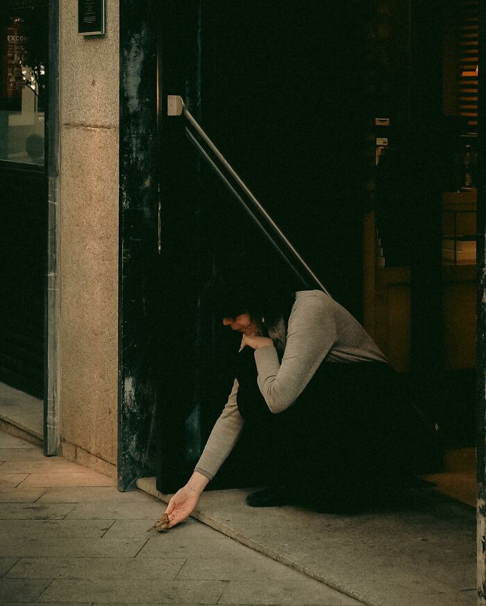 110 Powerful Street Photos That Reveal The Beauty Of Everyday Life