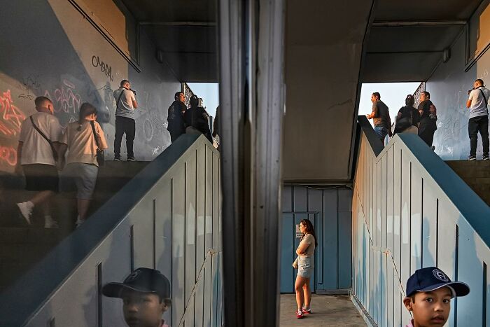 110 Powerful Street Photos That Reveal The Beauty Of Everyday Life