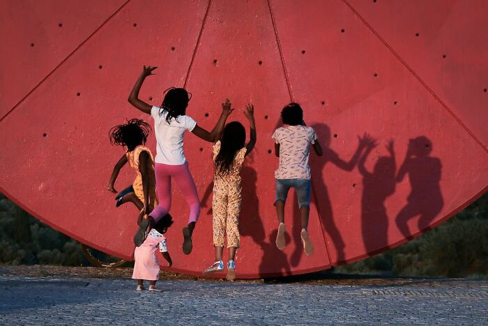 110 Powerful Street Photos That Reveal The Beauty Of Everyday Life