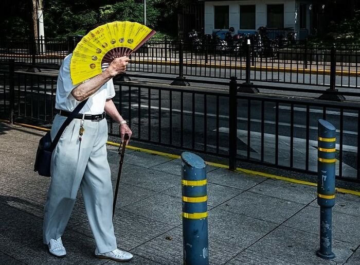 110 Powerful Street Photos That Reveal The Beauty Of Everyday Life